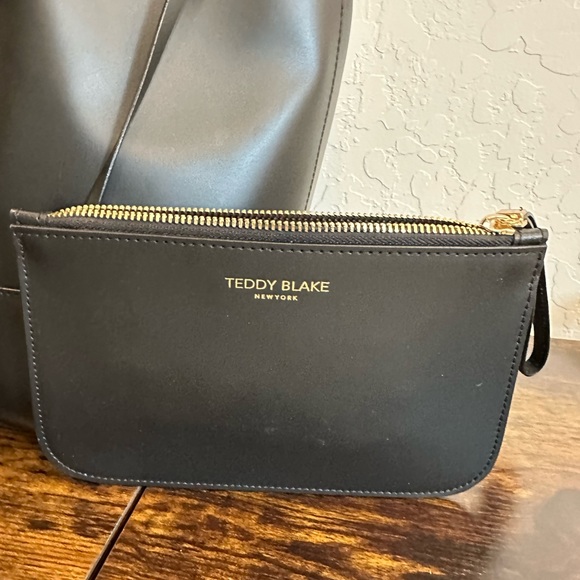 Teddy Blake bucket bag - Picture 5 of 6